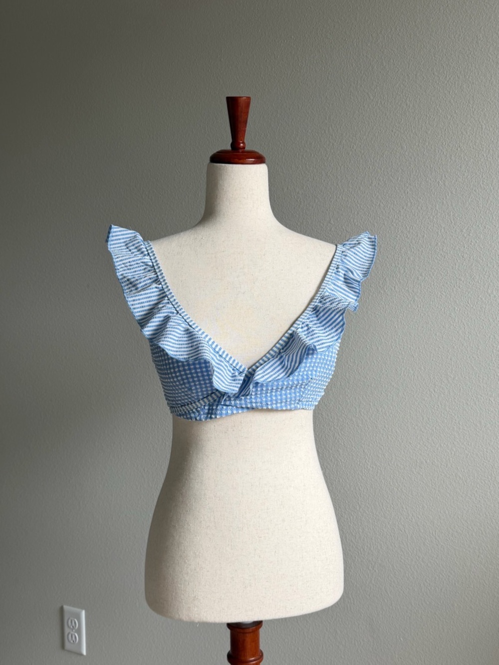 Aerie Seersucker Ruffle Wrap Bikini Top Blue White size large